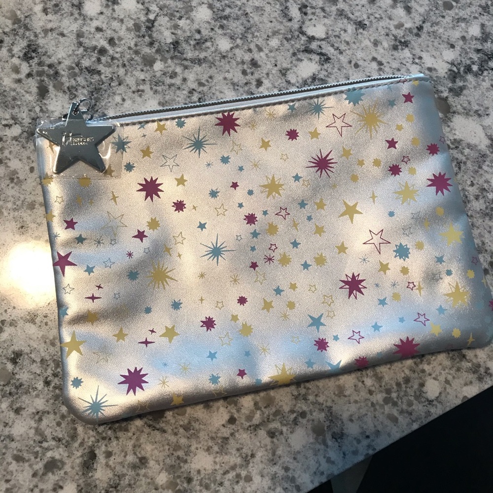 makeup carrier